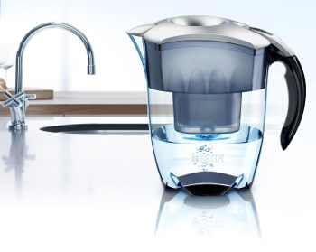 caraffa a carboni attivi