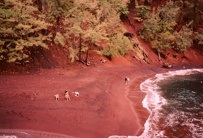 spiaggia rossa Hawaii